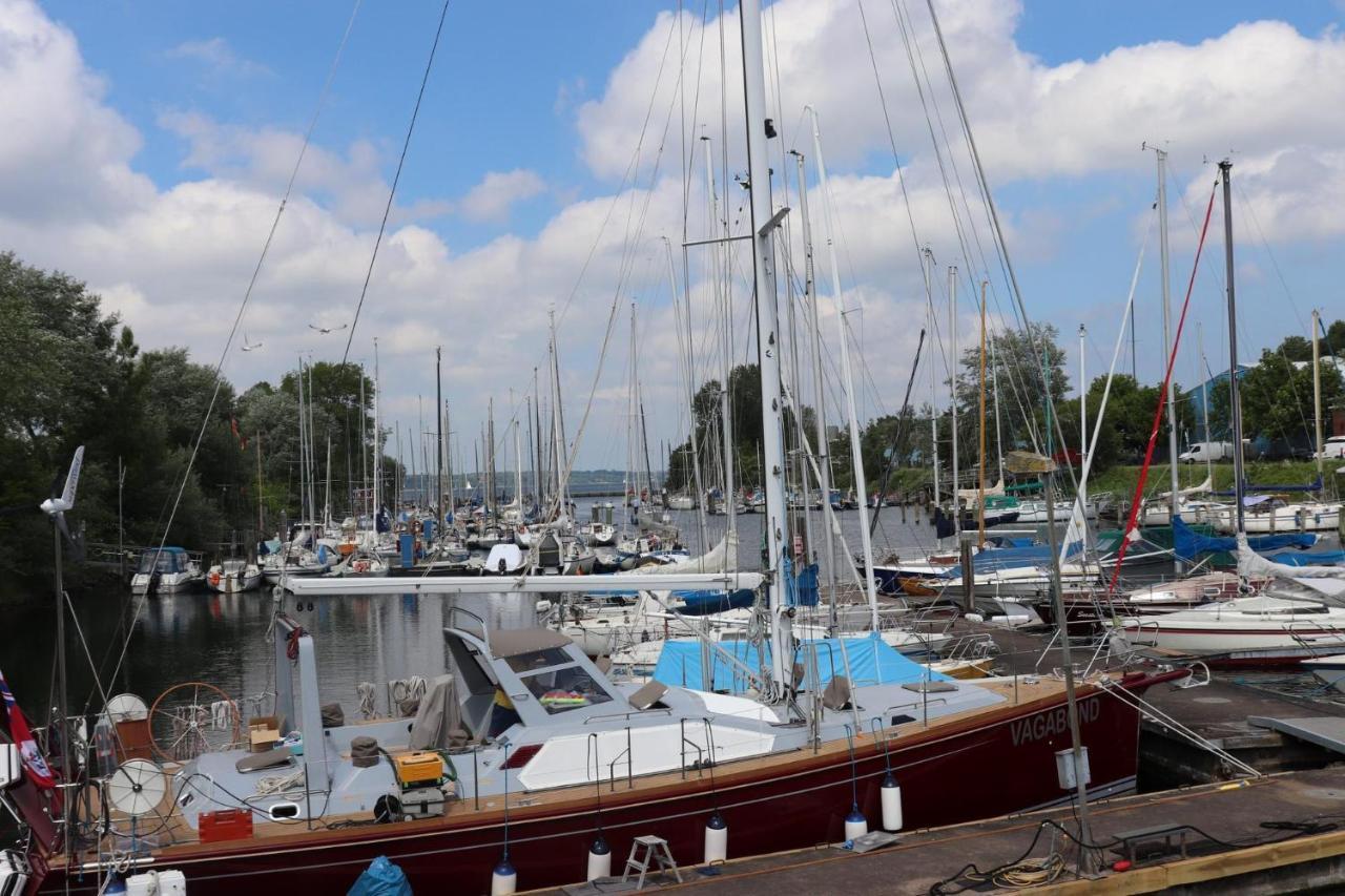 Hotel Houseboat Lina, Flensburg Exterior foto